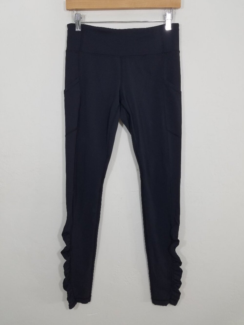 Lululemon Legging Side Pockets Black Size 6